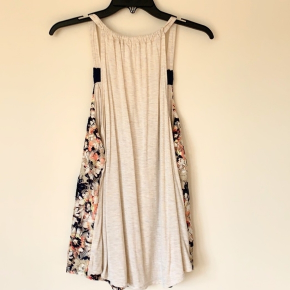 L/G Xhilaration Keyhole Floral Crochet Tank Top - Picture 5 of 5